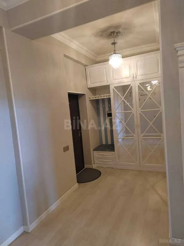 Satılır 3 otaqlı mənzil 105 m²