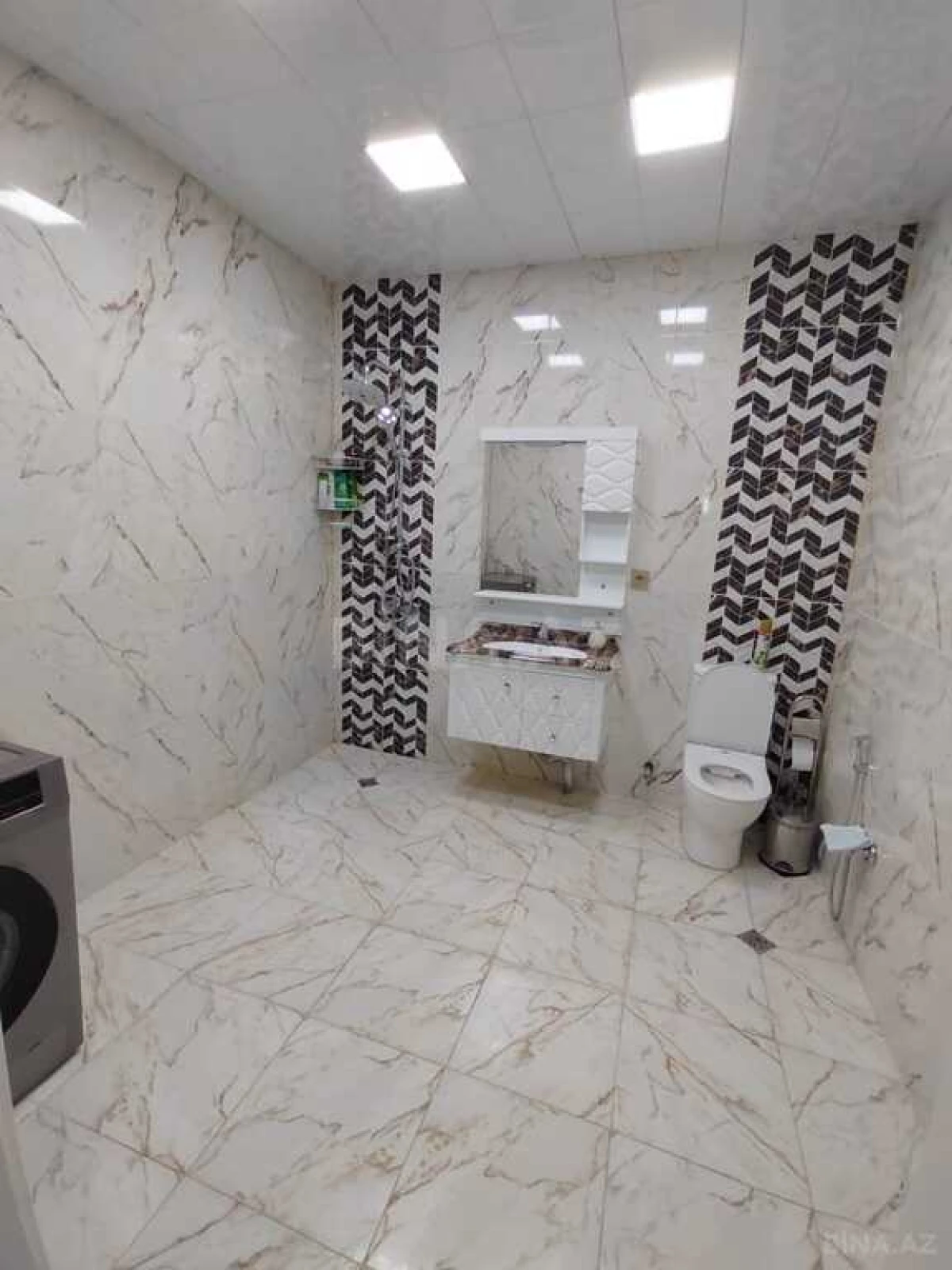 Satılır 3 otaqlı mənzil 105 m²