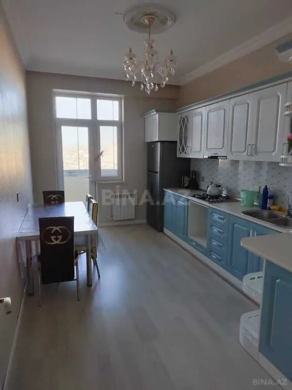 Satılır 3 otaqlı mənzil 105 m²