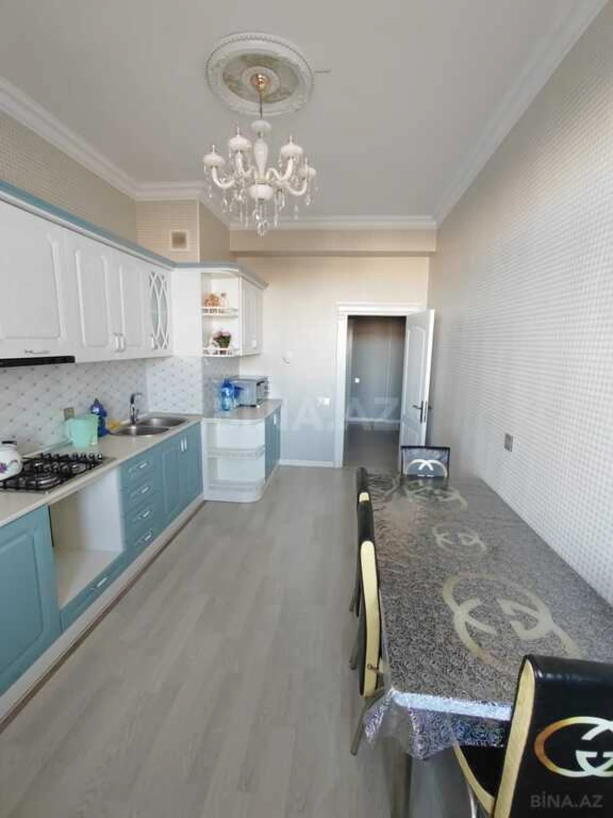 Satılır 3 otaqlı mənzil 105 m²