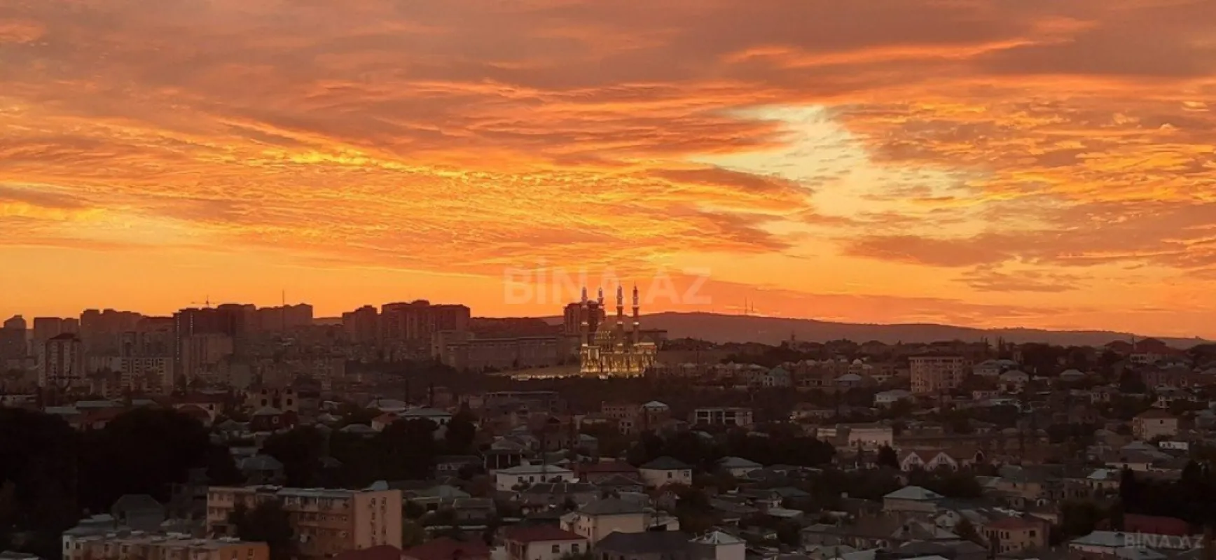 Satılır 3 otaqlı mənzil 105 m²