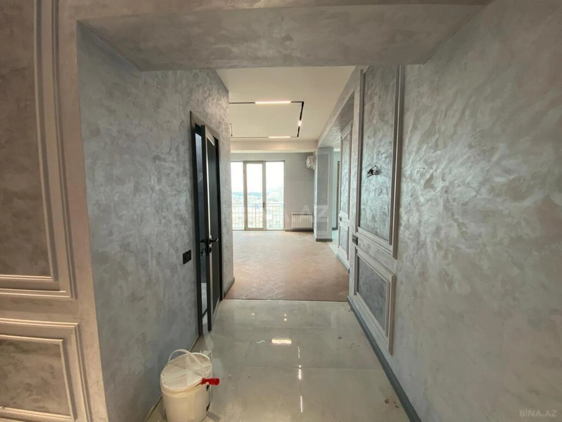 Satılır 3 otaqlı mənzil 101 m²