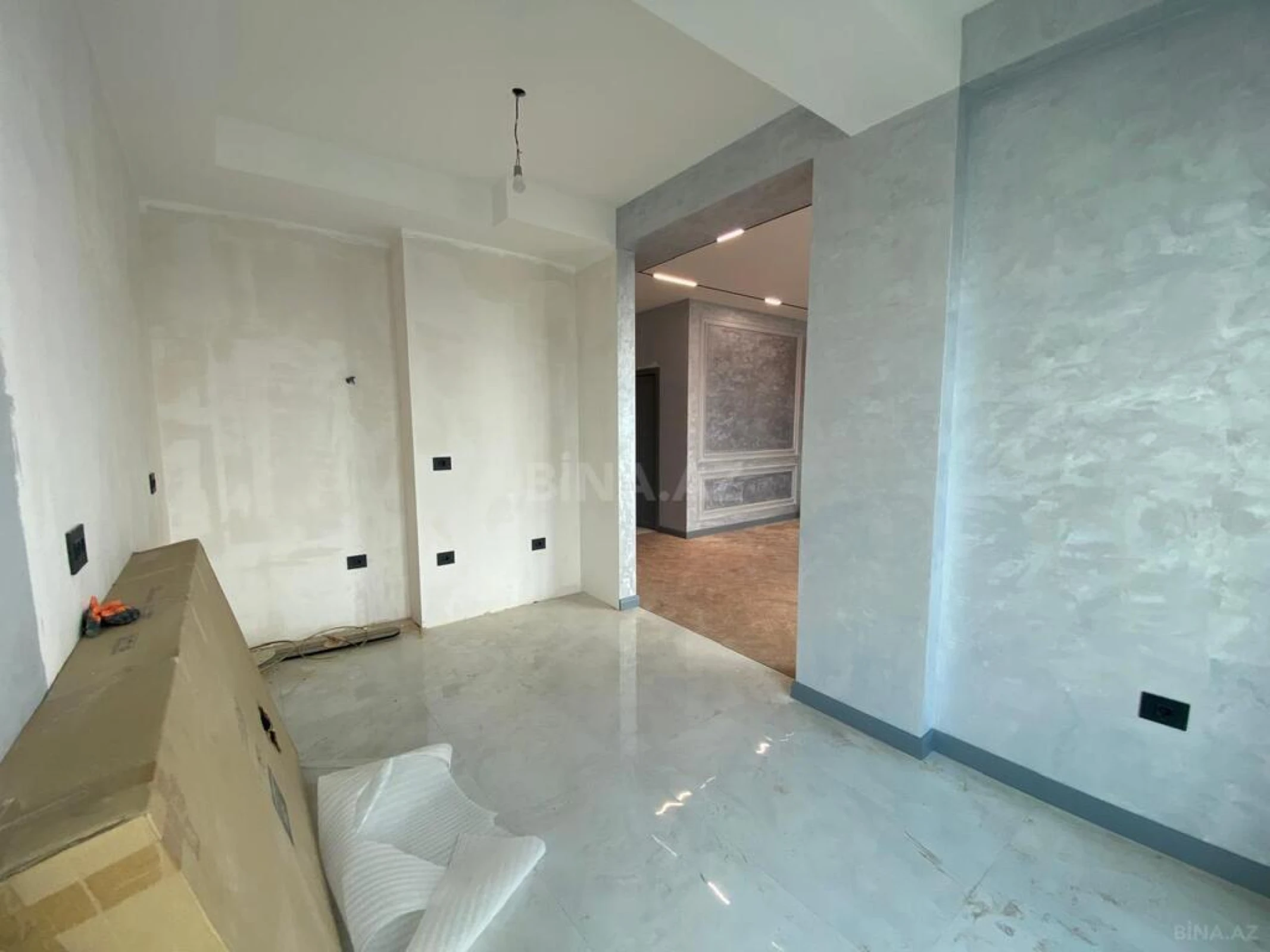 Satılır 3 otaqlı mənzil 101 m²