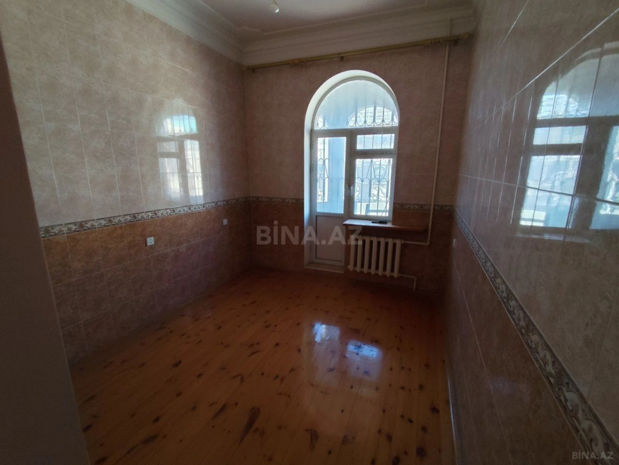 Satılır 8 otaqlı həyət evi 628.1 m²