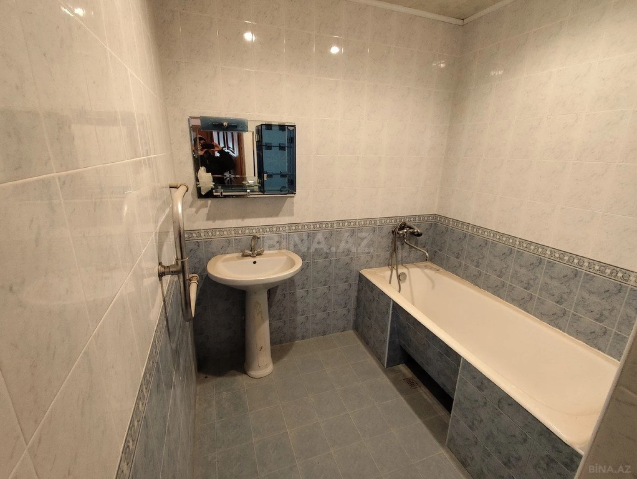 Satılır 8 otaqlı həyət evi 628.1 m²