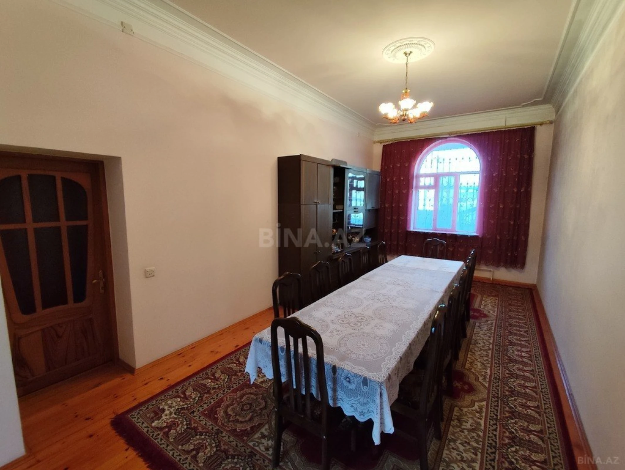 Satılır 8 otaqlı həyət evi 628.1 m²