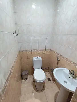 Satılır 8 otaqlı həyət evi 628.1 m²