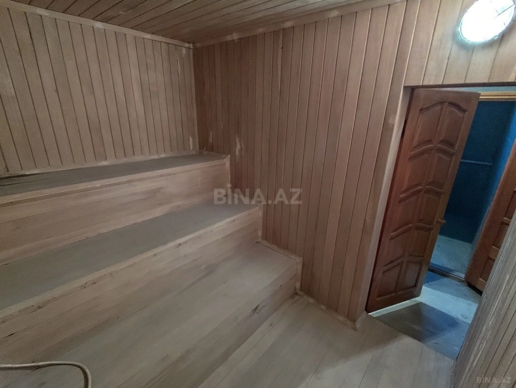 Satılır 8 otaqlı həyət evi 628.1 m²