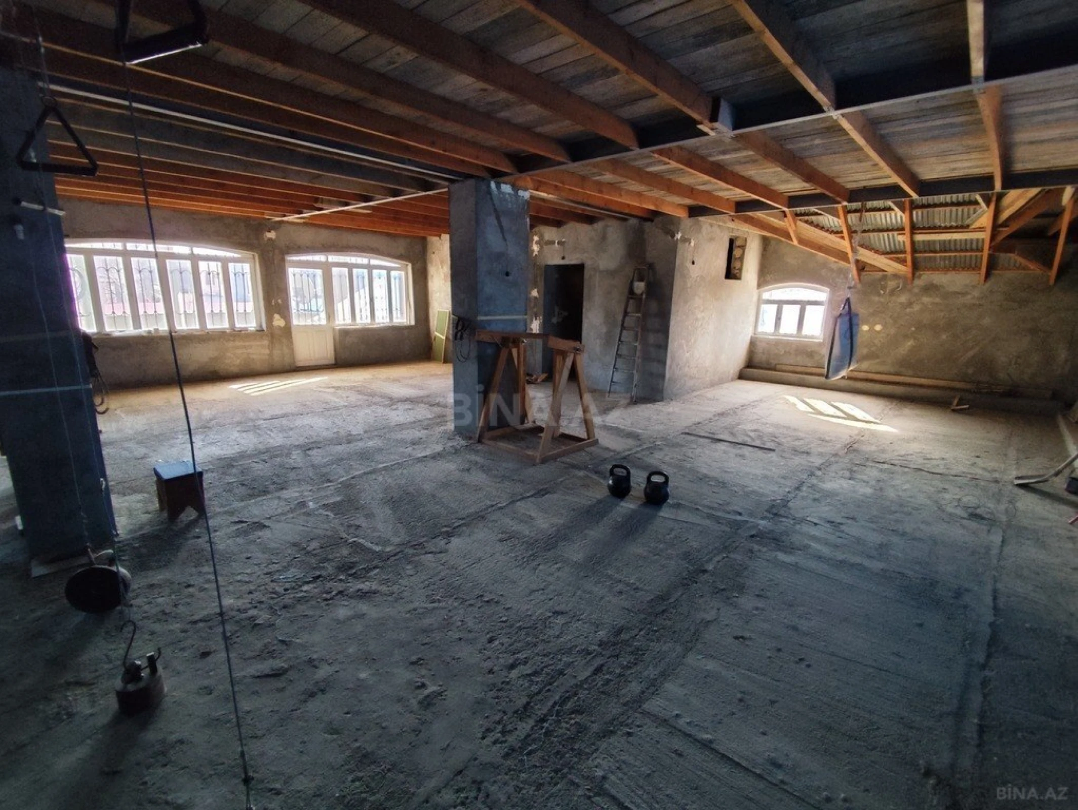 Satılır 8 otaqlı həyət evi 628.1 m²