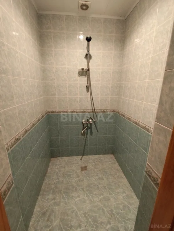 Satılır 8 otaqlı həyət evi 628.1 m²