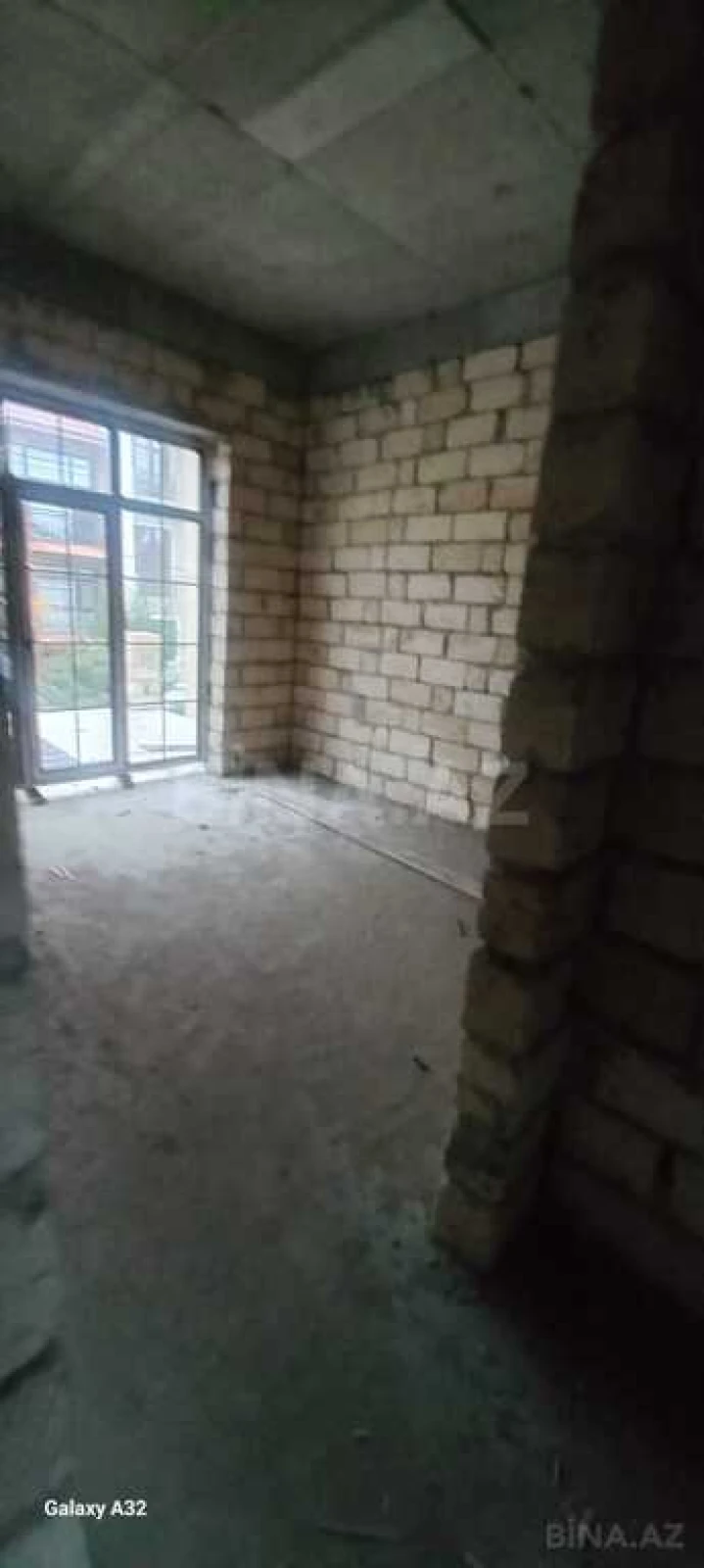 Satılır 14 otaqlı həyət evi 600 m²