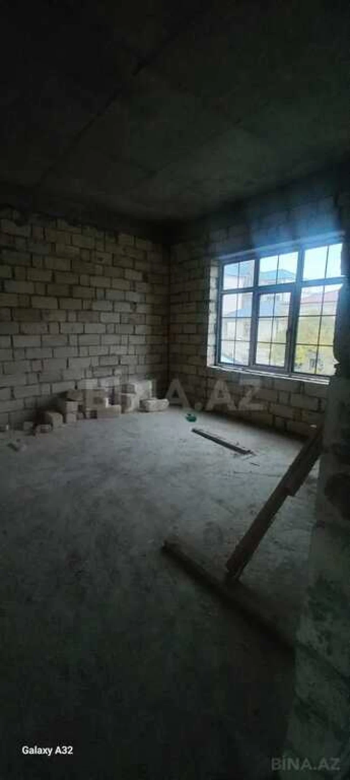 Satılır 14 otaqlı həyət evi 600 m²