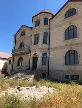 Satılır 14 otaqlı həyət evi 600 m²