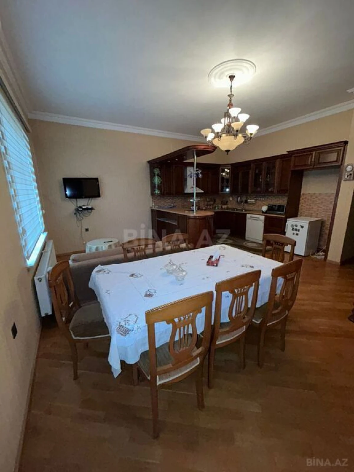 Satılır 7 otaqlı həyət evi 335 m²