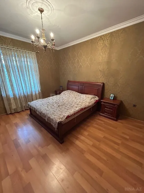 Satılır 7 otaqlı həyət evi 335 m²