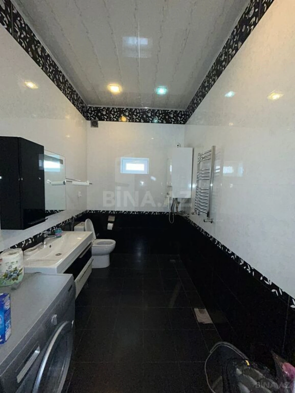 Satılır 7 otaqlı həyət evi 335 m²