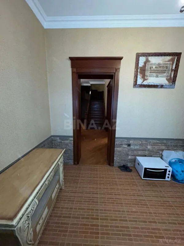 Satılır 7 otaqlı həyət evi 335 m²