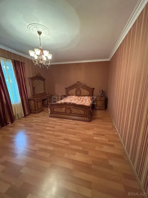 Satılır 7 otaqlı həyət evi 335 m²