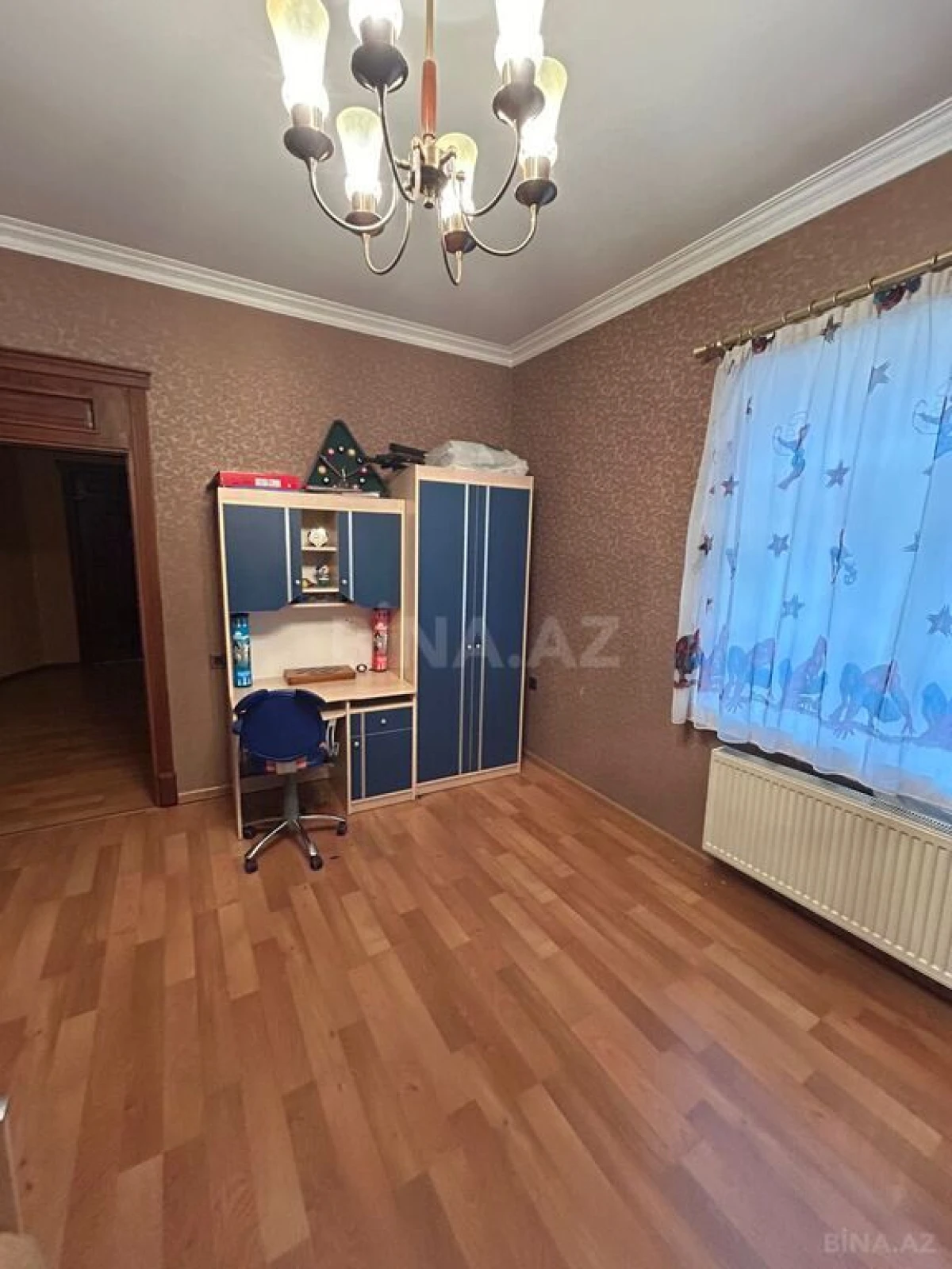 Satılır 7 otaqlı həyət evi 335 m²