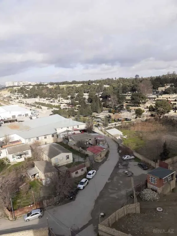 Satılır 3 otaqlı mənzil 135 m²