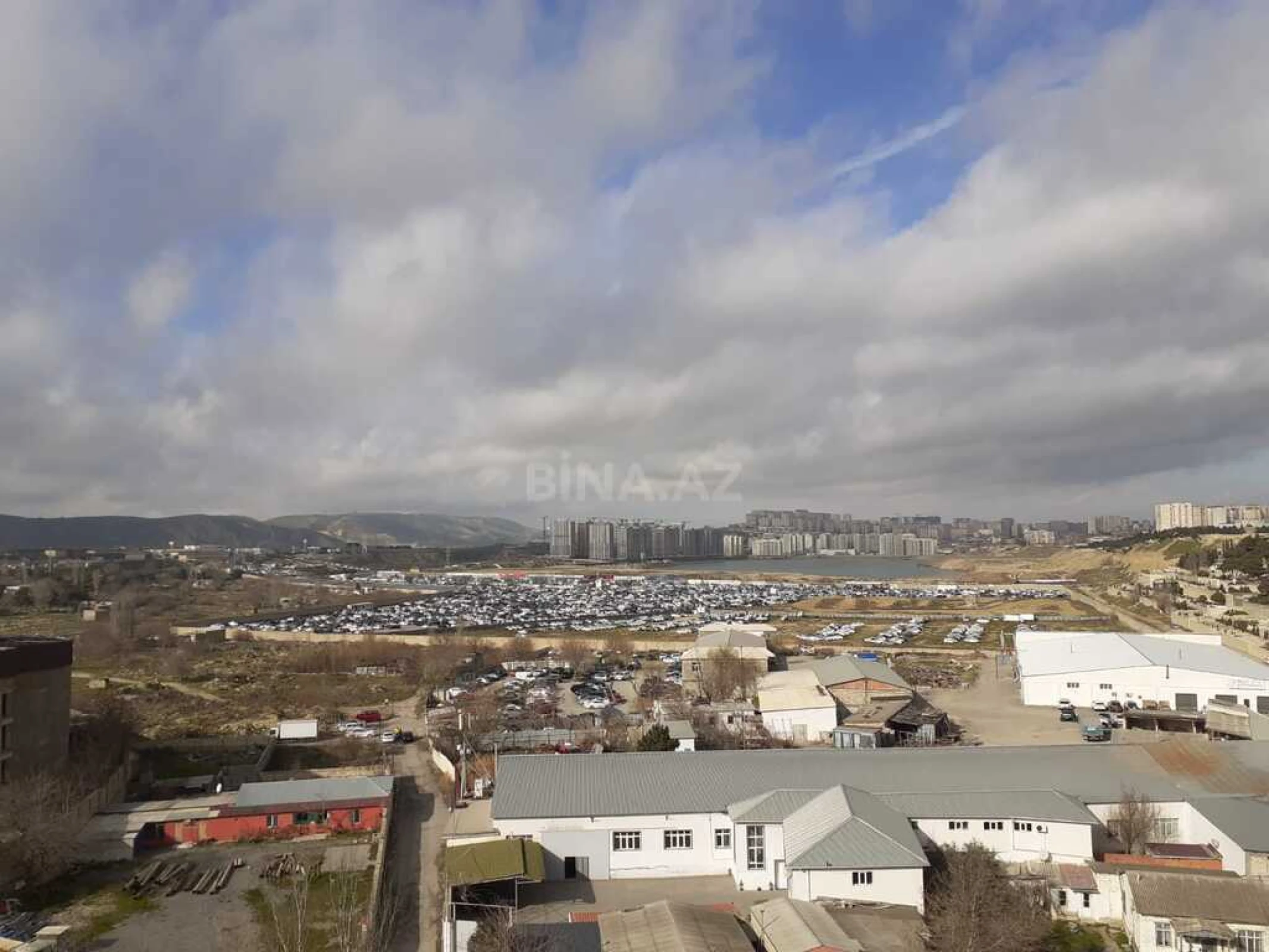 Satılır 3 otaqlı mənzil 135 m²