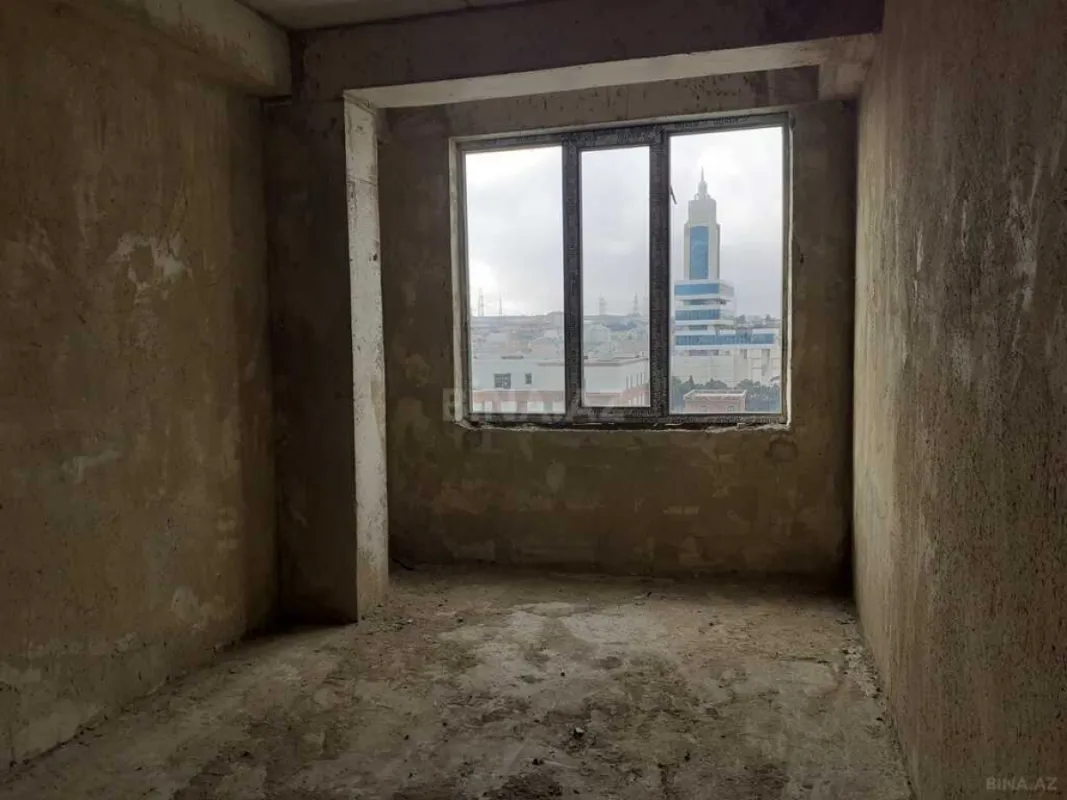 Satılır 3 otaqlı mənzil 135 m²