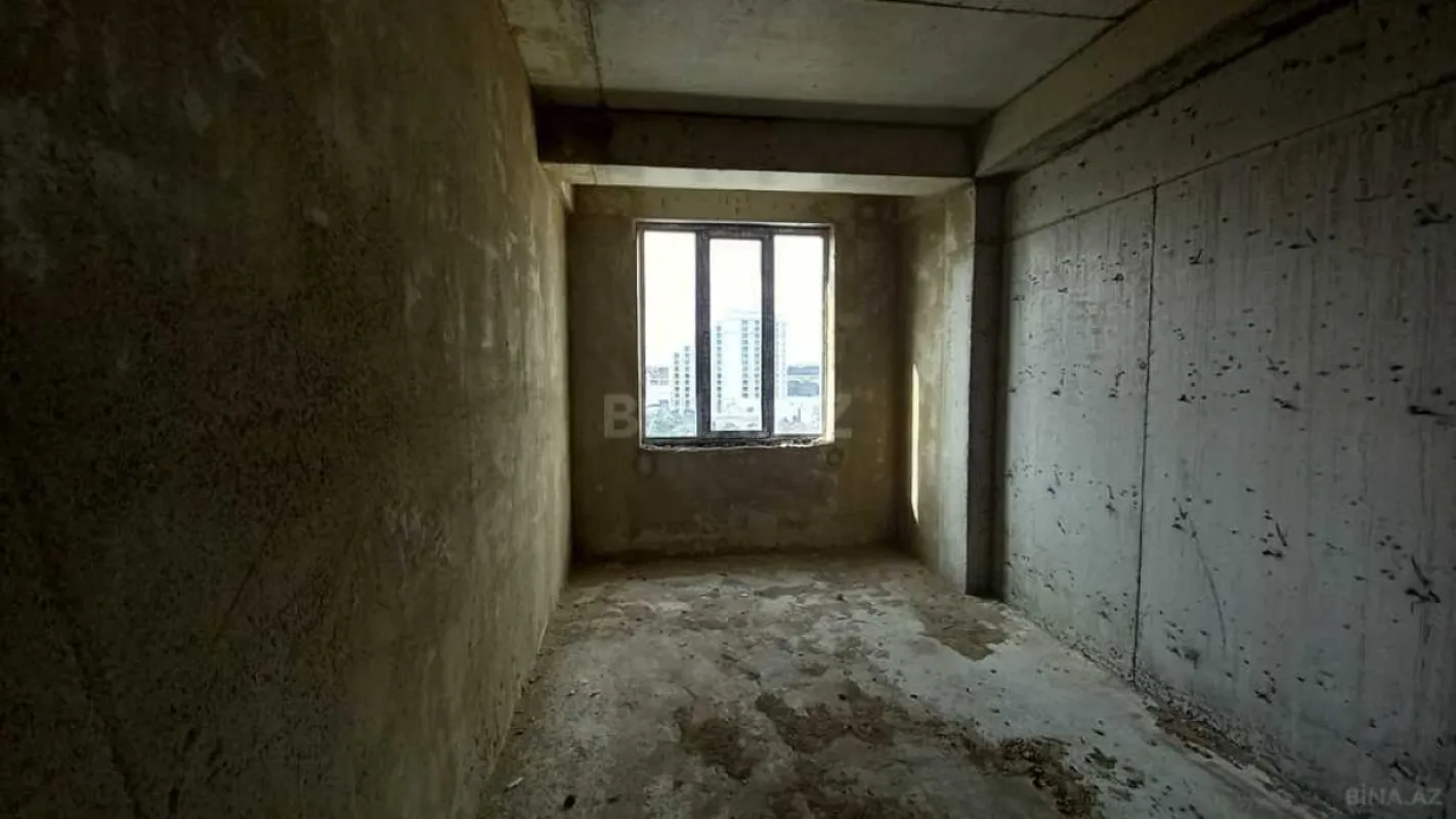 Satılır 3 otaqlı mənzil 135 m²
