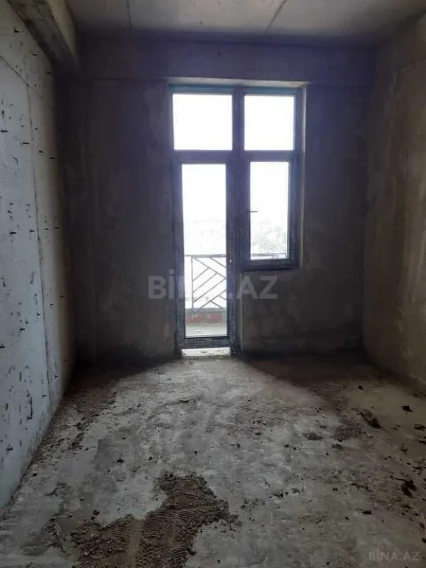 Satılır 3 otaqlı mənzil 135 m²
