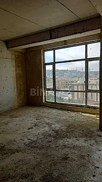 Satılır 3 otaqlı mənzil 135 m²