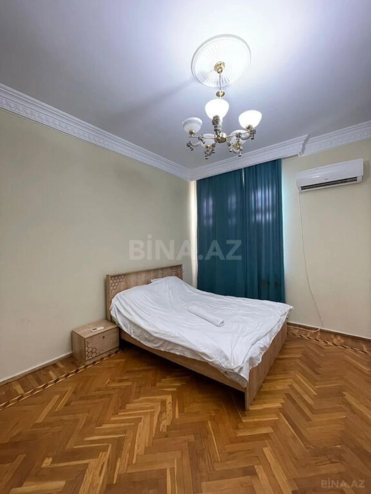 Satılır 5 otaqlı həyət evi 400 m²