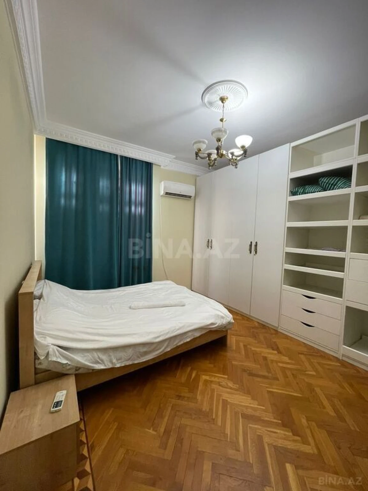 Satılır 5 otaqlı həyət evi 400 m²