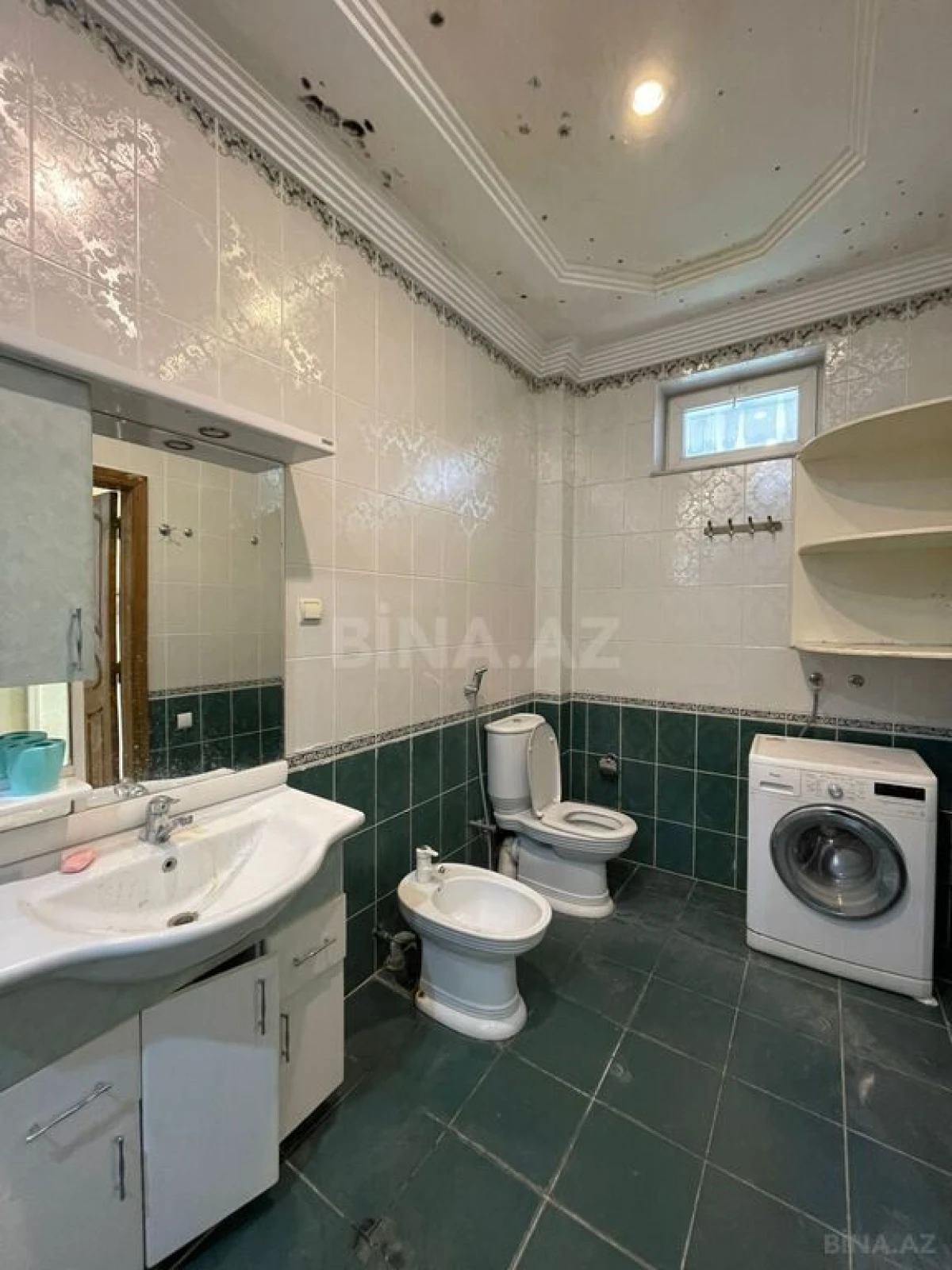 Satılır 5 otaqlı həyət evi 400 m²