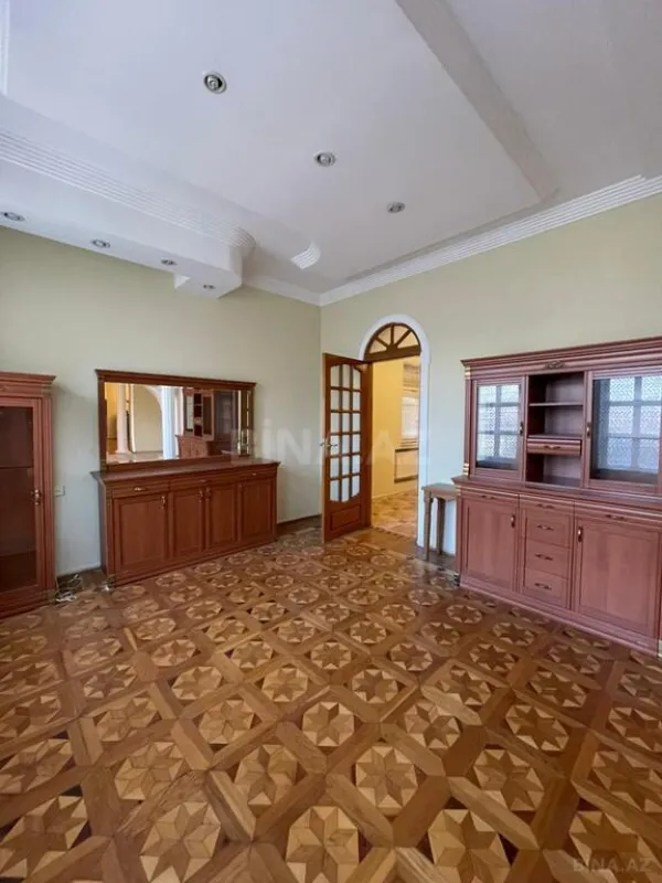 Satılır 5 otaqlı həyət evi 400 m²