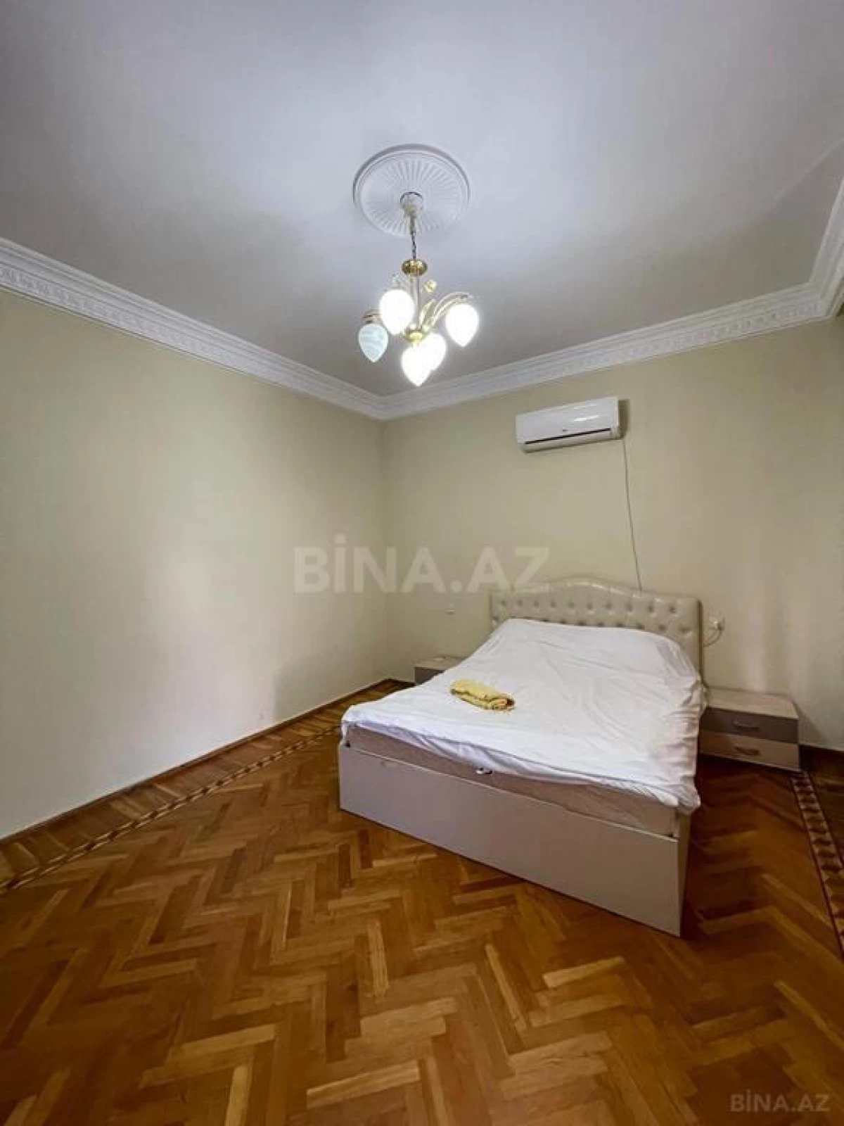 Satılır 5 otaqlı həyət evi 400 m²