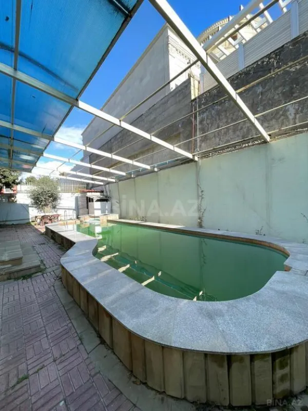 Satılır 5 otaqlı həyət evi 400 m²