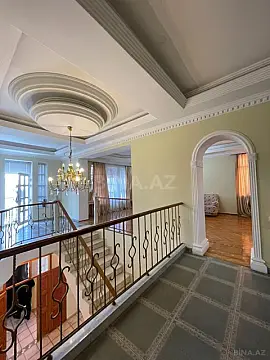 Satılır 5 otaqlı həyət evi 400 m²