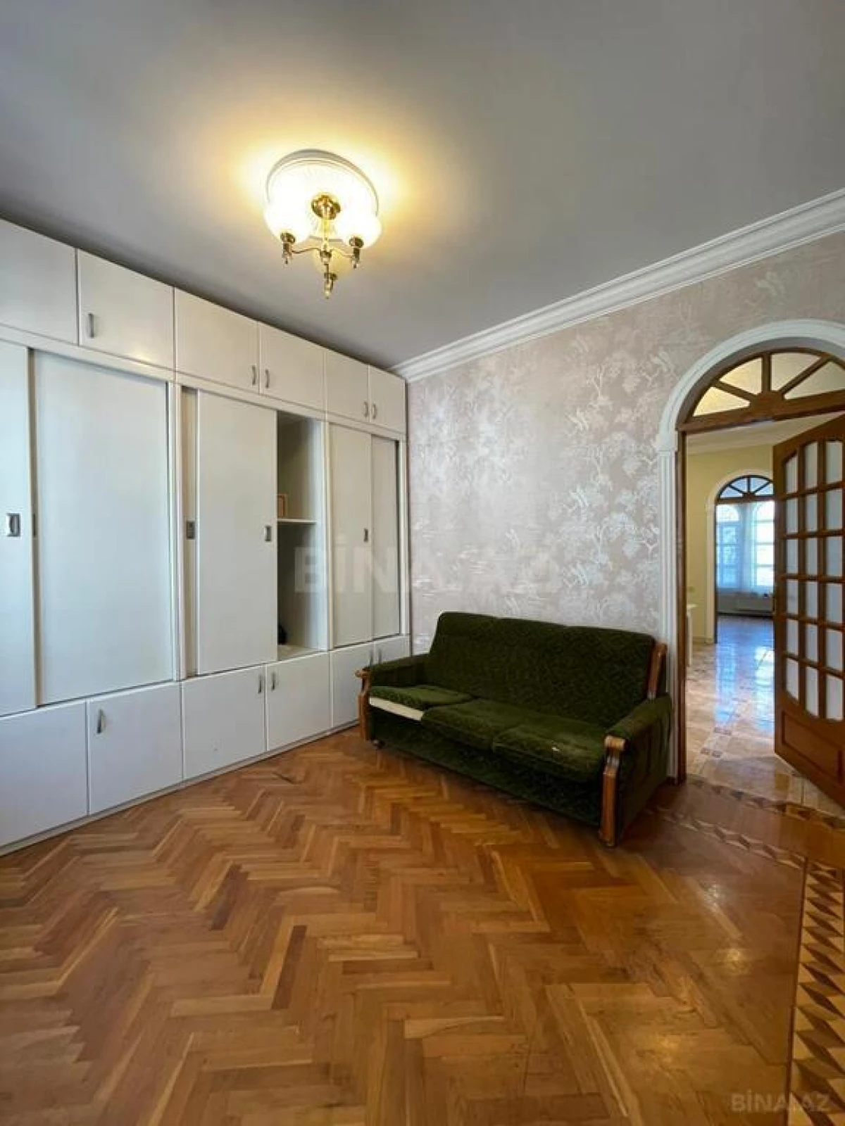 Satılır 5 otaqlı həyət evi 400 m²