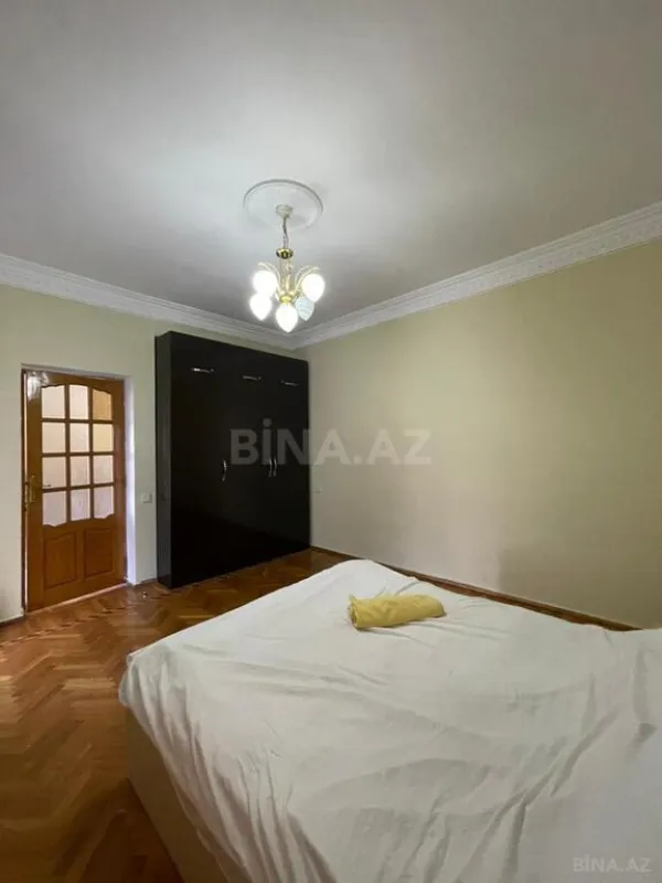 Satılır 5 otaqlı həyət evi 400 m²