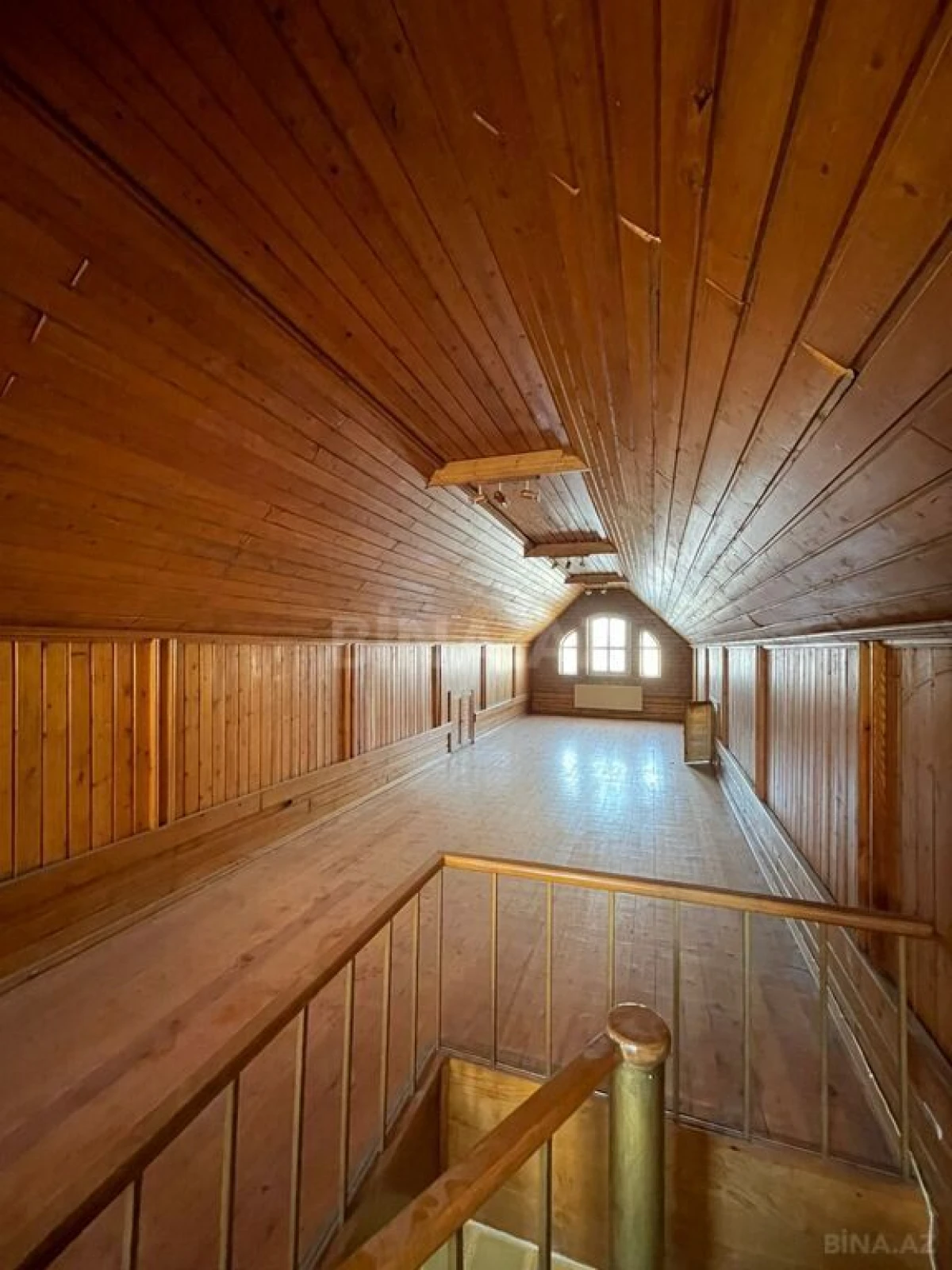 Satılır 5 otaqlı həyət evi 400 m²