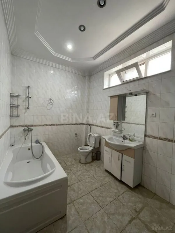Satılır 5 otaqlı həyət evi 400 m²