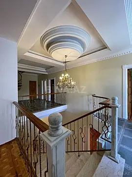 Satılır 5 otaqlı həyət evi 400 m²