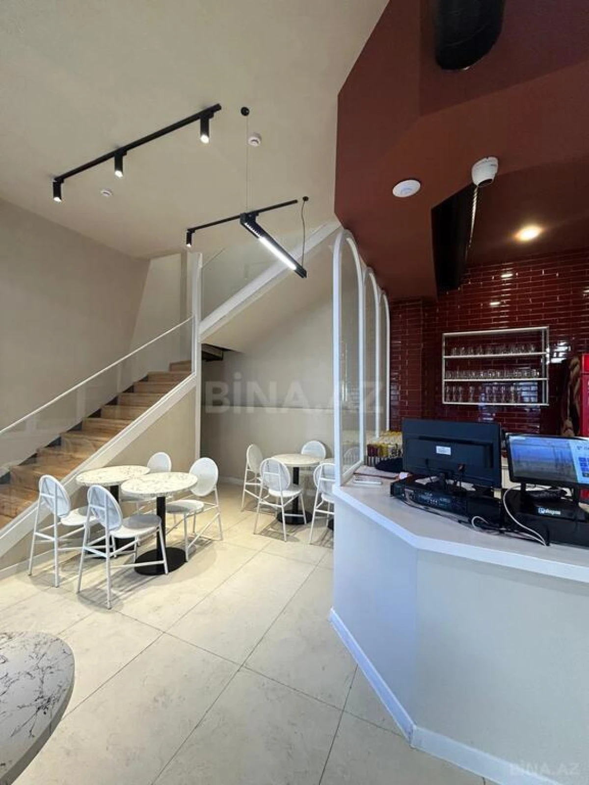 Satılır obyekt 180 m²