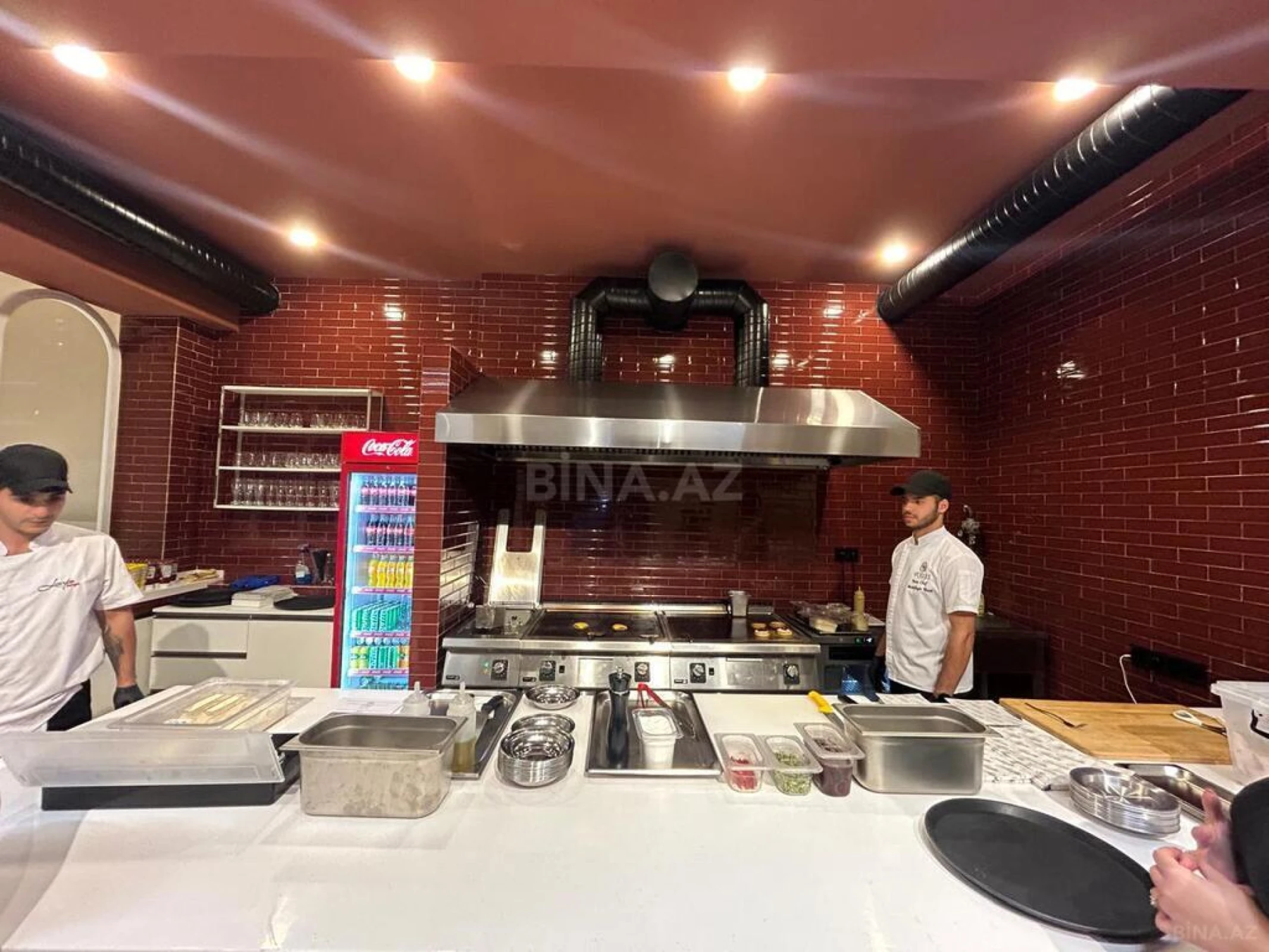 Satılır obyekt 180 m²