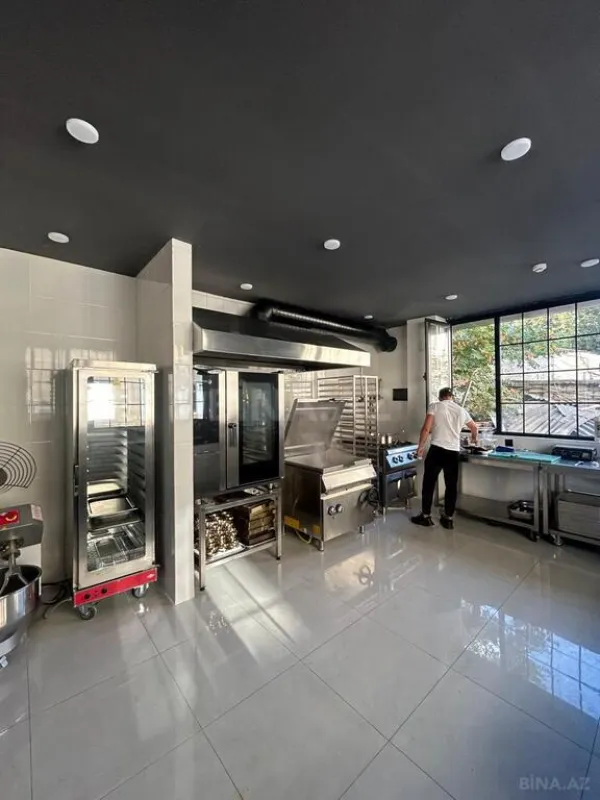 Satılır obyekt 180 m²