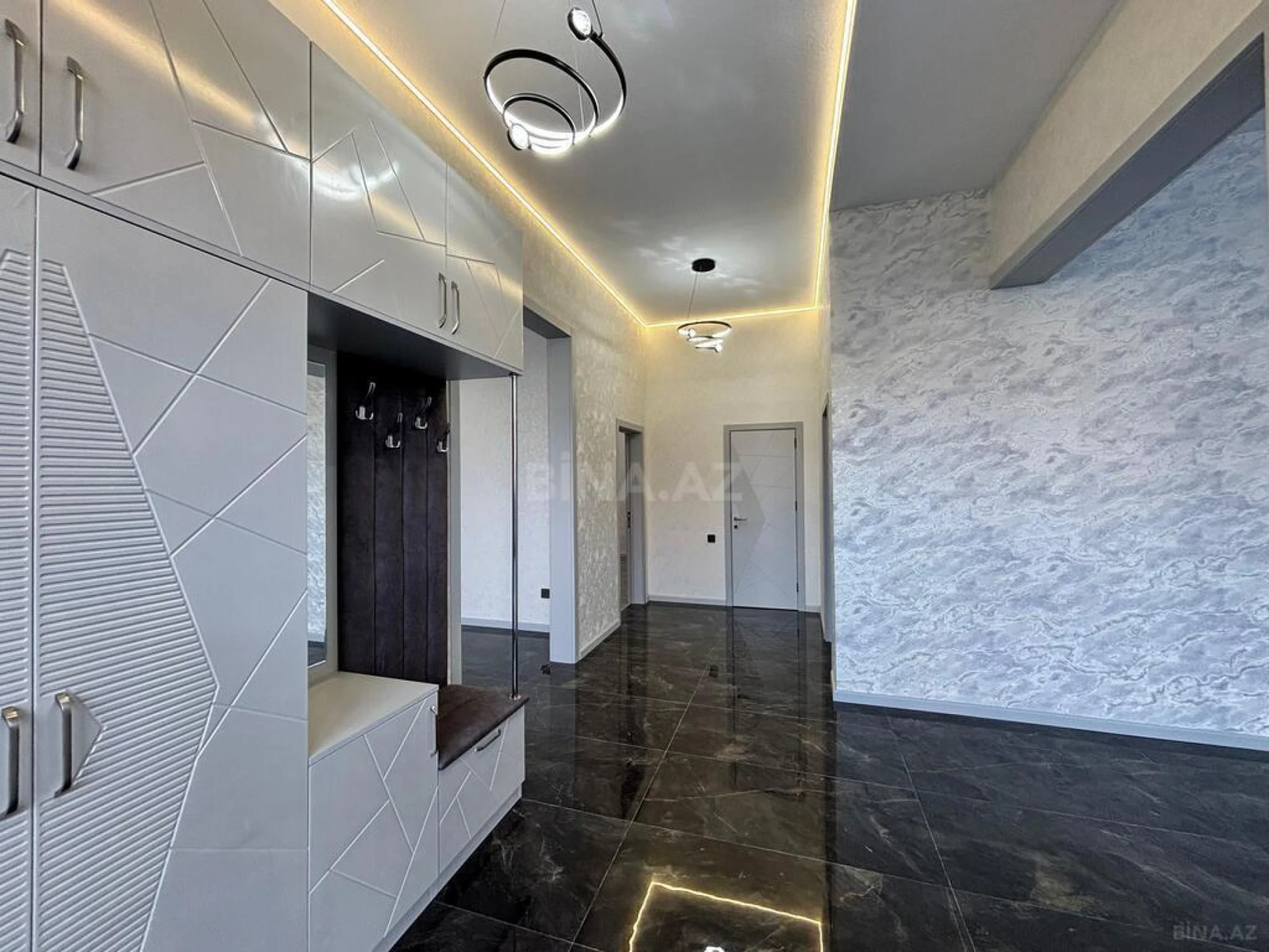 Satılır 4 otaqlı həyət evi 180 m²