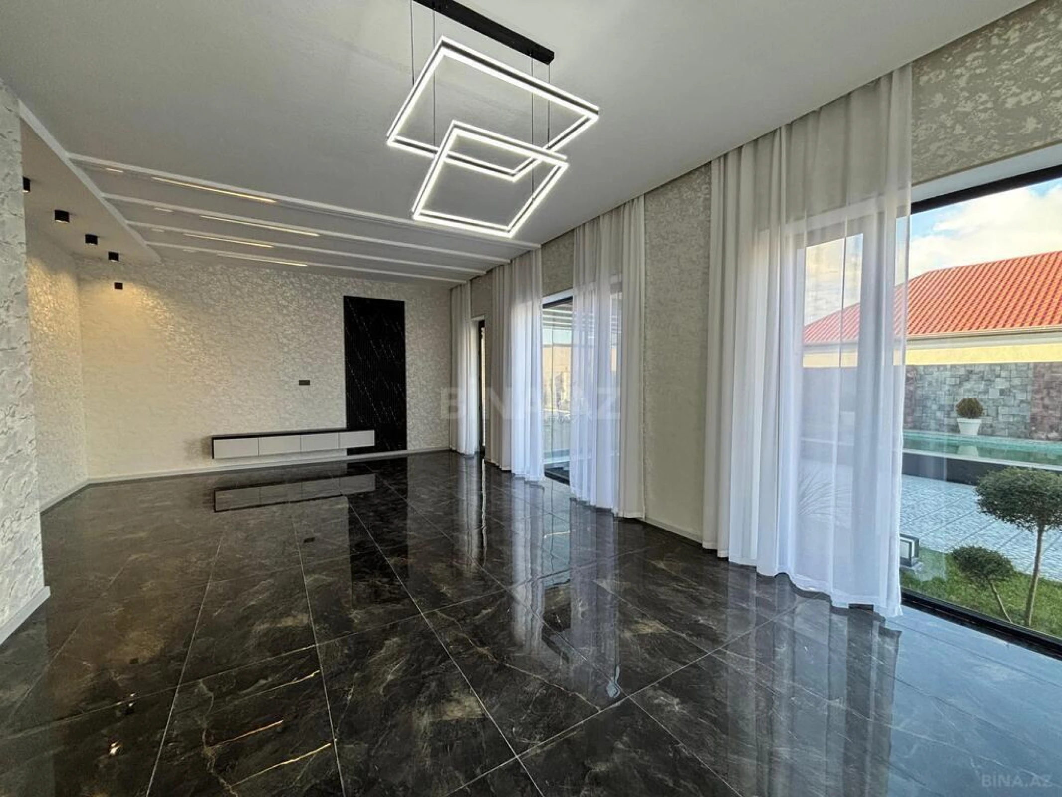 Satılır 4 otaqlı həyət evi 180 m²