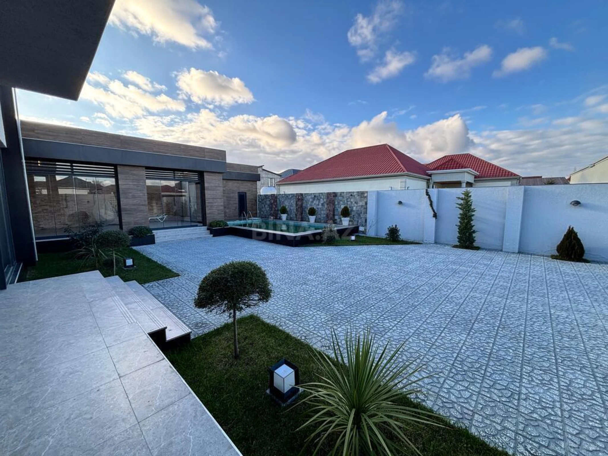 Satılır 4 otaqlı həyət evi 180 m²