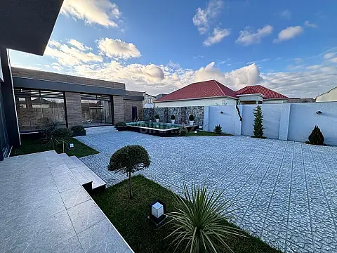 Satılır 4 otaqlı həyət evi 180 m²
