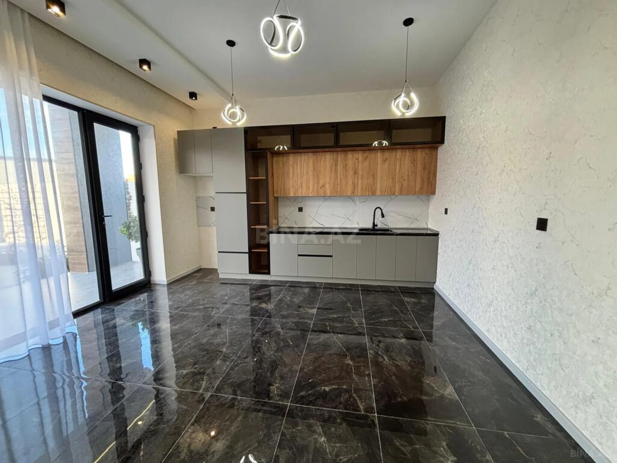 Satılır 4 otaqlı həyət evi 180 m²