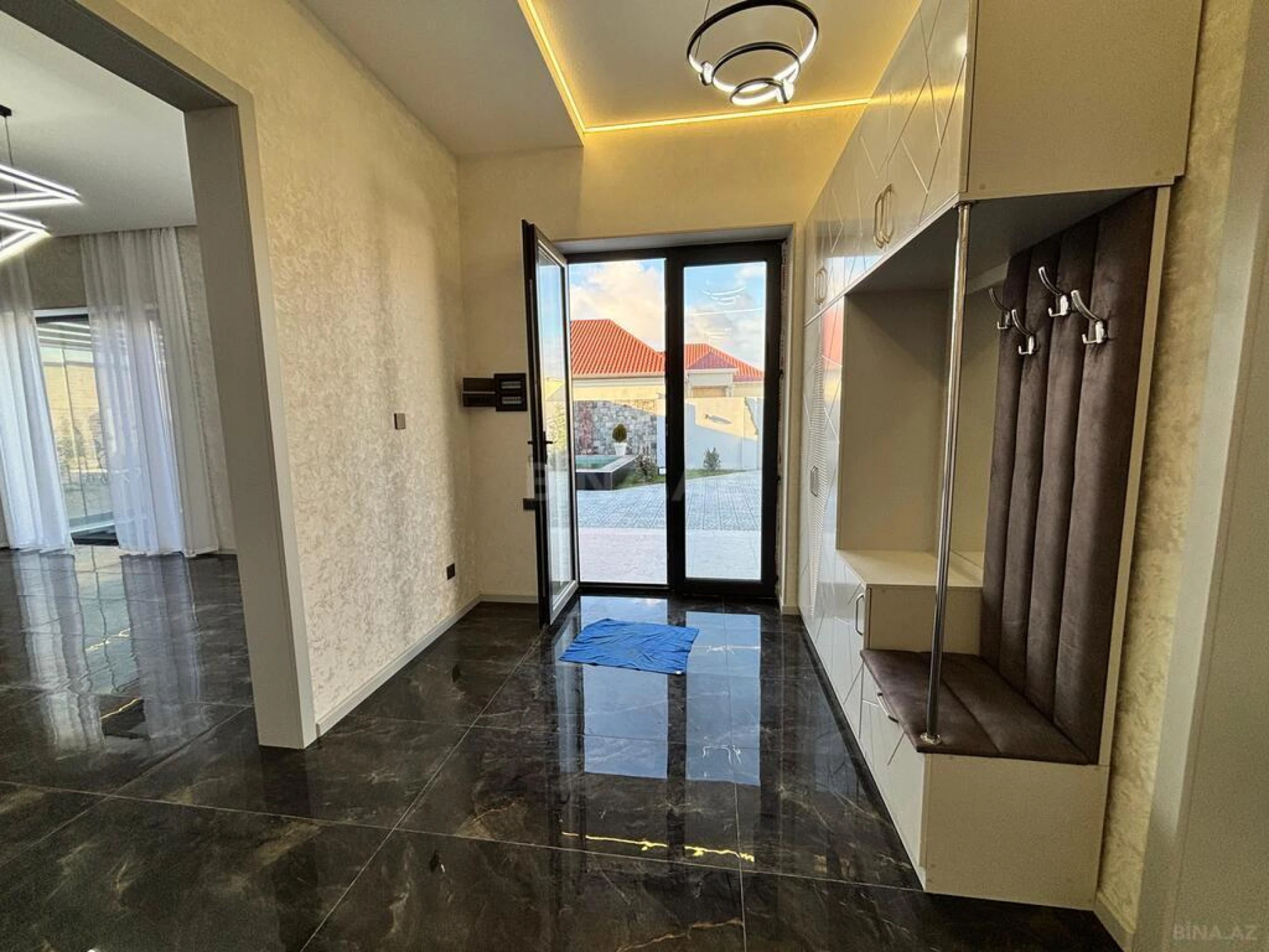 Satılır 4 otaqlı həyət evi 180 m²